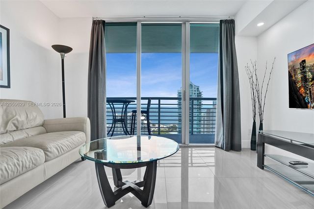 335 S Biscayne Blvd 3807, Miami, FL 33131