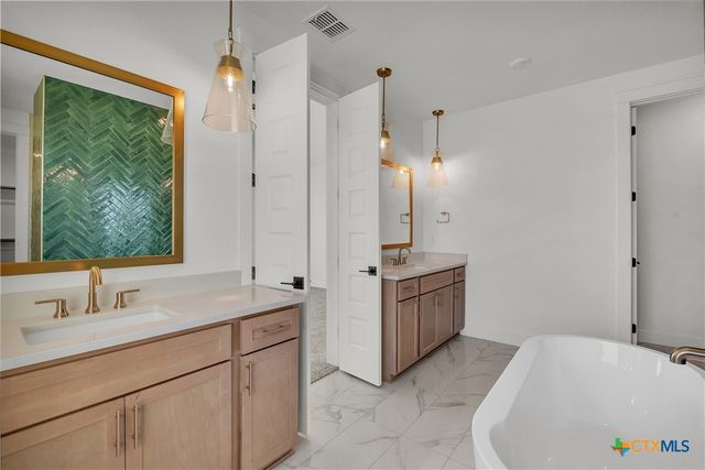 6625 King Oaks Boulevard, Salado, TX 76571