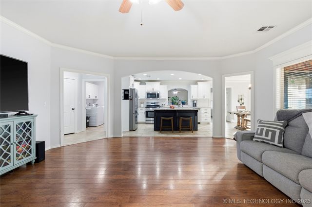 5874 E 147th Street N, Collinsville, OK 74021