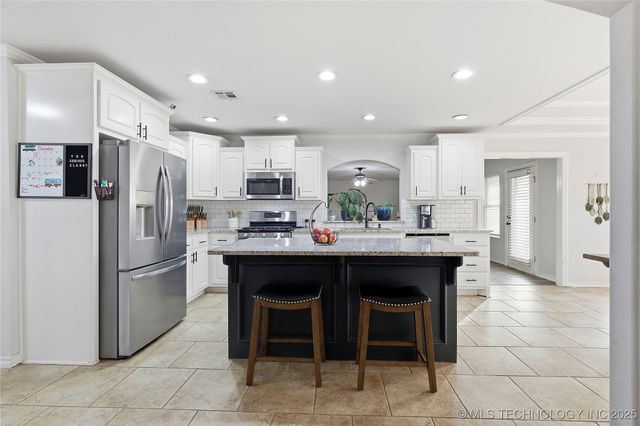 5874 E 147th Street N, Collinsville, OK 74021