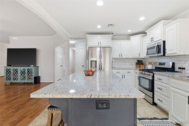 5874 E 147th Street N, Collinsville, OK 74021