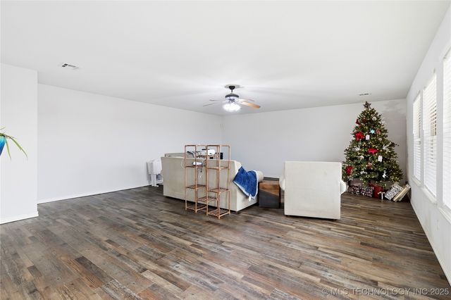 5874 E 147th Street N, Collinsville, OK 74021