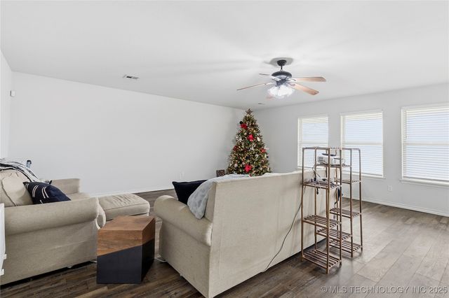 5874 E 147th Street N, Collinsville, OK 74021