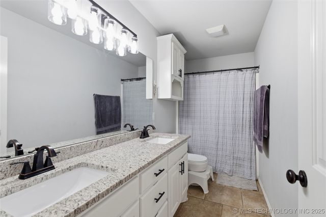 5874 E 147th Street N, Collinsville, OK 74021