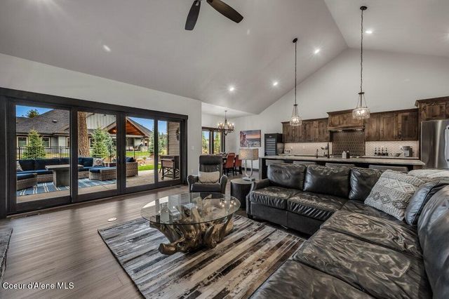 11674 N ARNICAS CT, Hayden, ID 83835