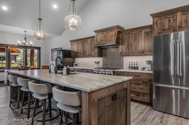 11674 N ARNICAS CT, Hayden, ID 83835