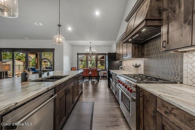 11674 N ARNICAS CT, Hayden, ID 83835