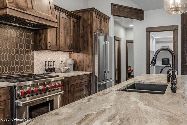 11674 N ARNICAS CT, Hayden, ID 83835