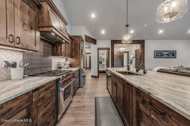 11674 N ARNICAS CT, Hayden, ID 83835