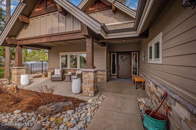 11674 N ARNICAS CT, Hayden, ID 83835