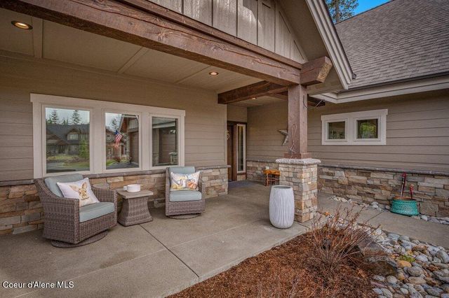 11674 N ARNICAS CT, Hayden, ID 83835