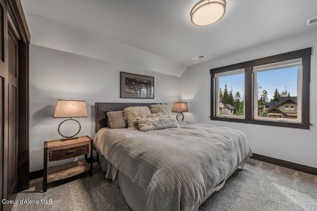 11674 N ARNICAS CT, Hayden, ID 83835