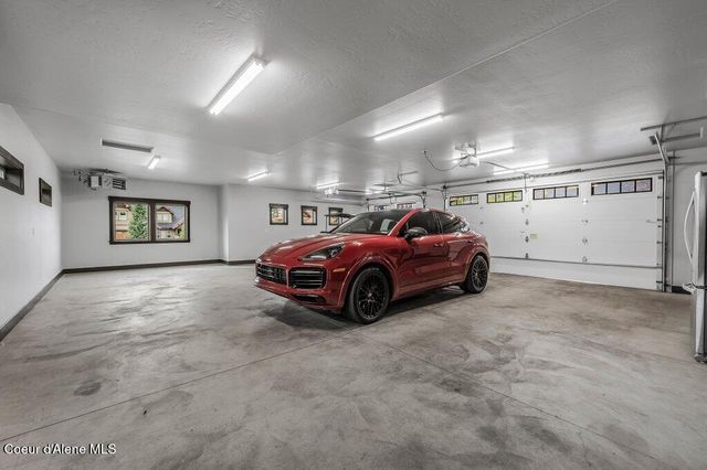 11674 N ARNICAS CT, Hayden, ID 83835