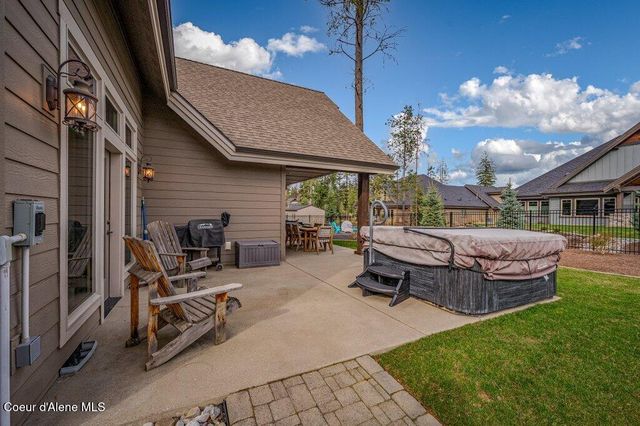 11674 N ARNICAS CT, Hayden, ID 83835