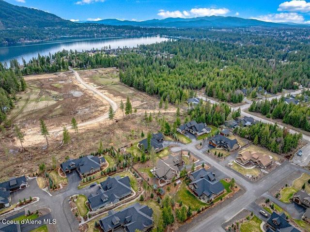 11674 N ARNICAS CT, Hayden, ID 83835