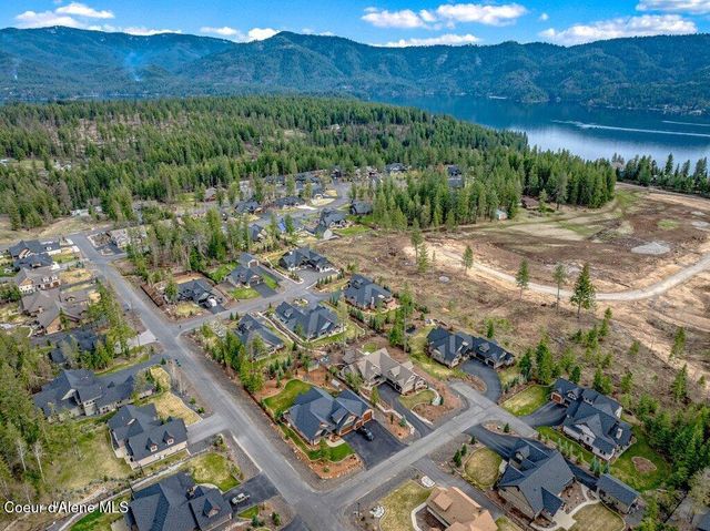 11674 N ARNICAS CT, Hayden, ID 83835