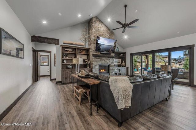 11674 N ARNICAS CT, Hayden, ID 83835