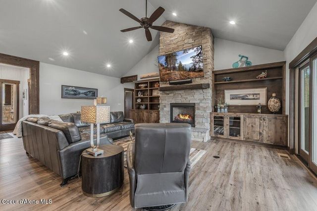 11674 N ARNICAS CT, Hayden, ID 83835