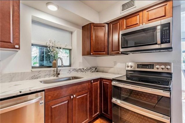 368 RIDGE ROAD SW, Largo, FL 33770