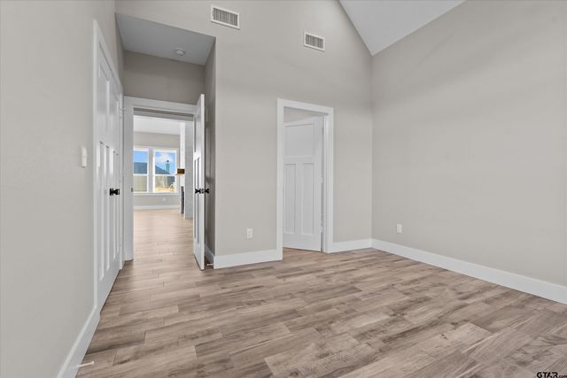 16425 Clearview Dr, Lindale, TX 75771