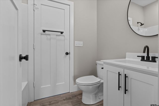 16425 Clearview Dr, Lindale, TX 75771