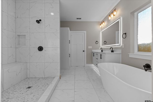 16425 Clearview Dr, Lindale, TX 75771