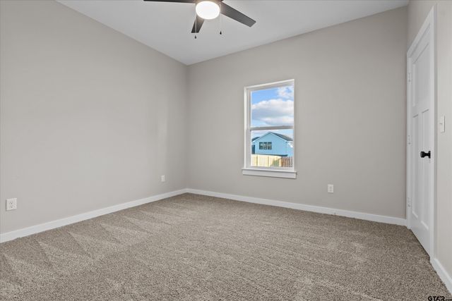 16425 Clearview Dr, Lindale, TX 75771