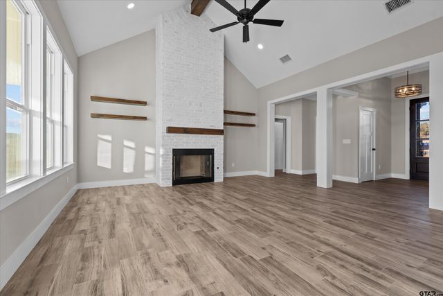 16425 Clearview Dr, Lindale, TX 75771