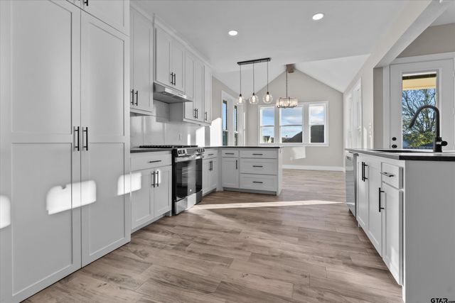 16425 Clearview Dr, Lindale, TX 75771