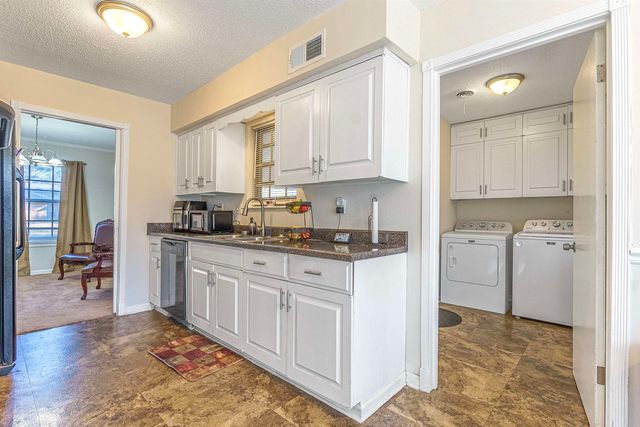 3467 FOX MEADOWS RD, Memphis, TN 38115