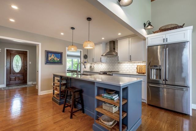 709 RUSSELL BLVD, Columbia, MO 65203