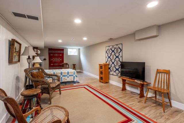 709 RUSSELL BLVD, Columbia, MO 65203