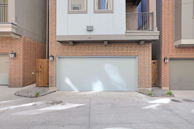 1365 Arch Place, Dallas, TX 75215