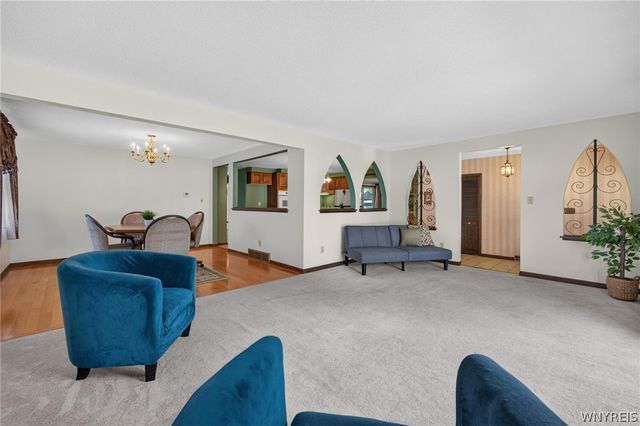 72 Carmelite Drive, West Seneca, NY 14224