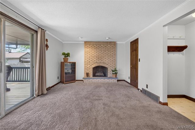72 Carmelite Drive, West Seneca, NY 14224