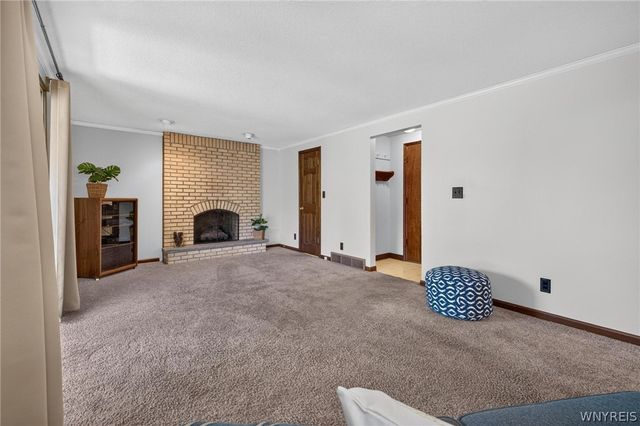 72 Carmelite Drive, West Seneca, NY 14224