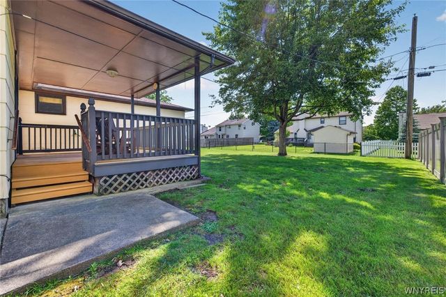 72 Carmelite Drive, West Seneca, NY 14224