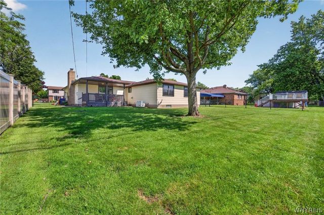 72 Carmelite Drive, West Seneca, NY 14224