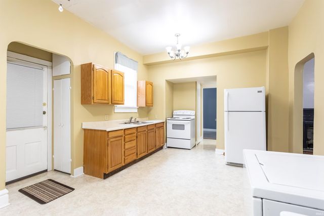 1011 W Wayne Street, Fort Wayne, IN 46802