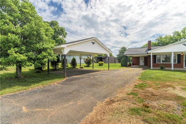 1427 Reeves Mill Road, Mount Airy, NC 27030