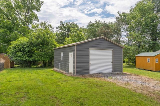 1427 Reeves Mill Road, Mount Airy, NC 27030
