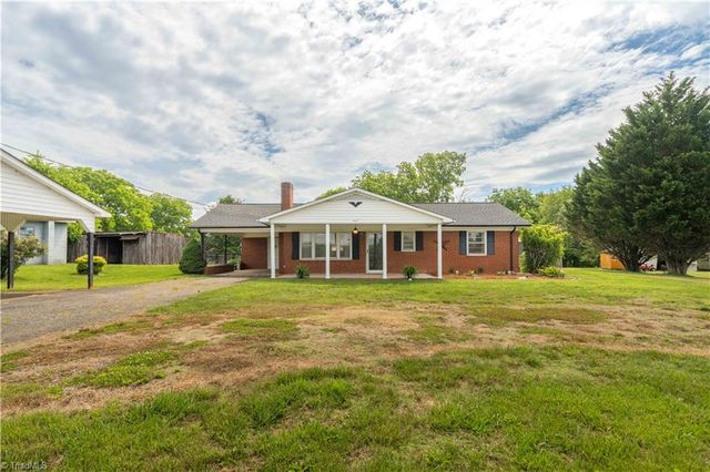 1427 Reeves Mill Road, Mount Airy, NC 27030