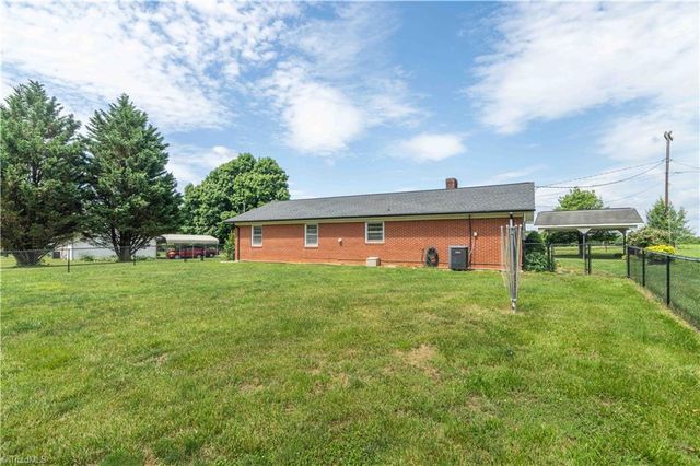 1427 Reeves Mill Road, Mount Airy, NC 27030