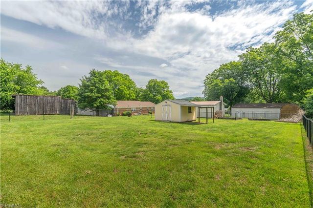1427 Reeves Mill Road, Mount Airy, NC 27030