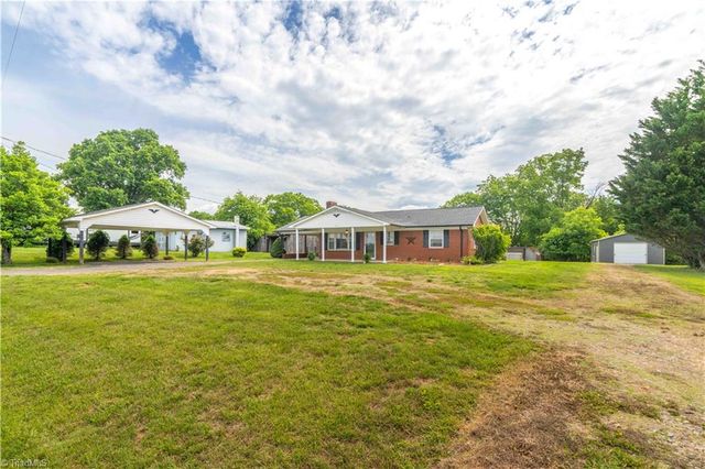 1427 Reeves Mill Road, Mount Airy, NC 27030