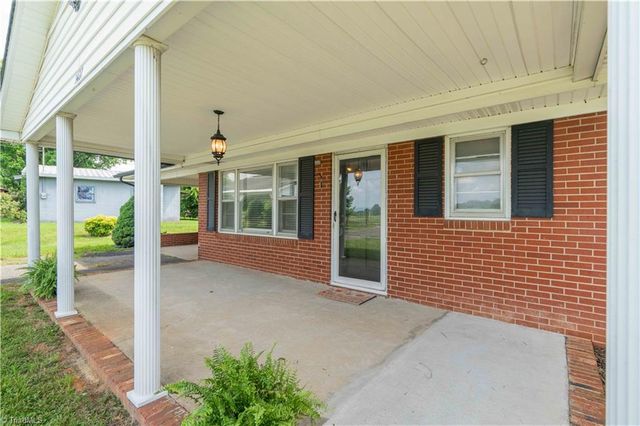 1427 Reeves Mill Road, Mount Airy, NC 27030