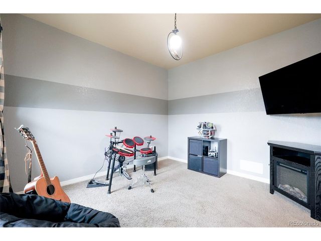 9001 Sandpiper Dr, Frederick, CO 80504