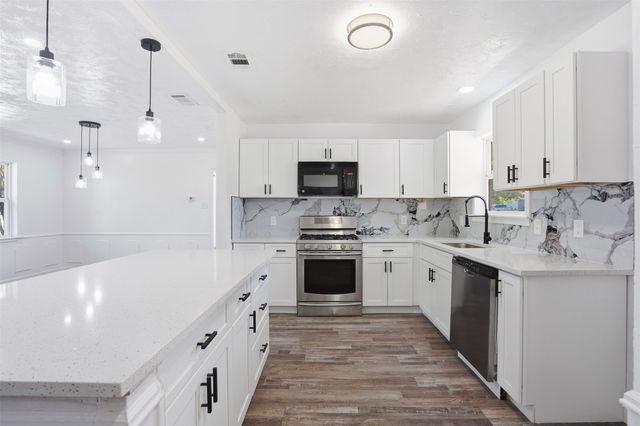 1409 Cloverdale Drive, Fort Worth, TX 76134