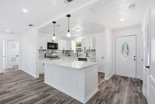 1409 Cloverdale Drive, Fort Worth, TX 76134