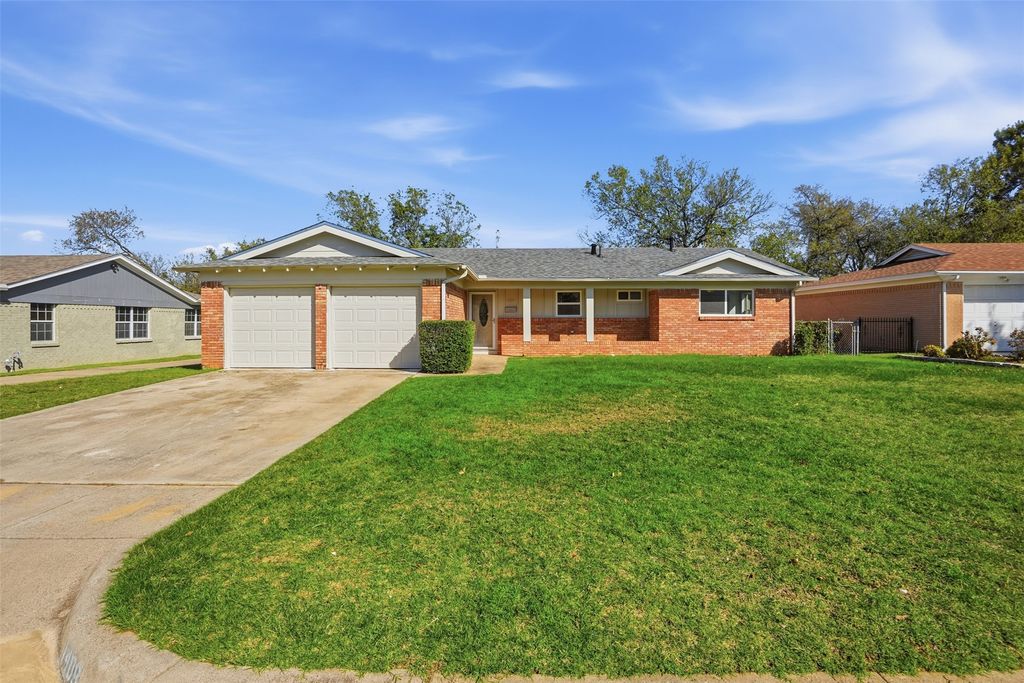 1409 Cloverdale Drive, Fort Worth, TX 76134